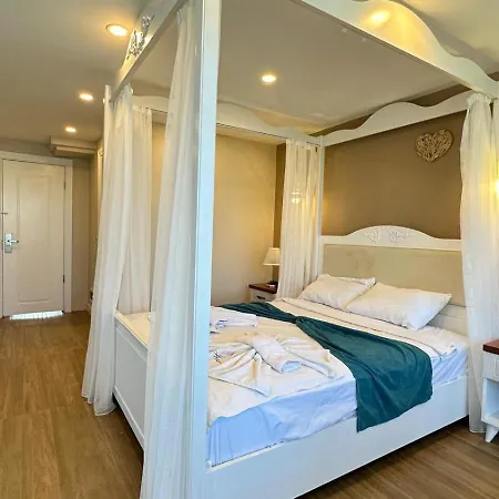 Aden Boutique * Cesme