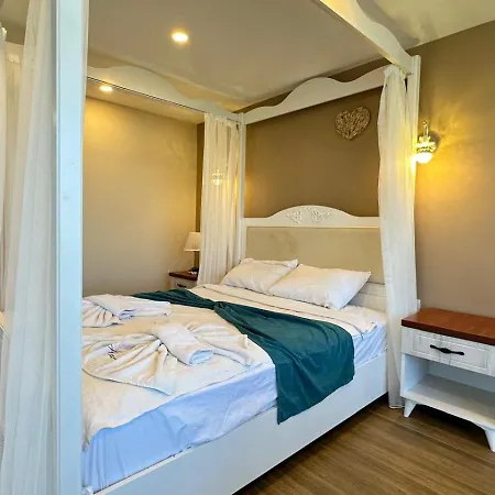 Ξενοδοχείο Aden Boutique 4*