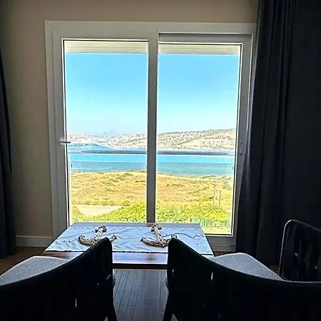 Aden Boutique Çeşme