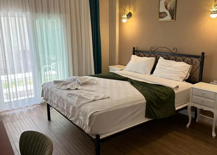 Aden Boutique Çeşme